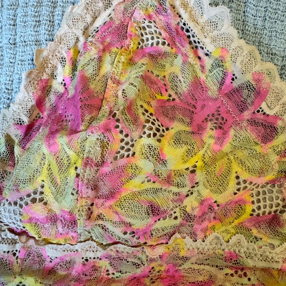 NWT, Aerie bralette, beautiful watercolor looking lace , size large. - Picture 3 of 7